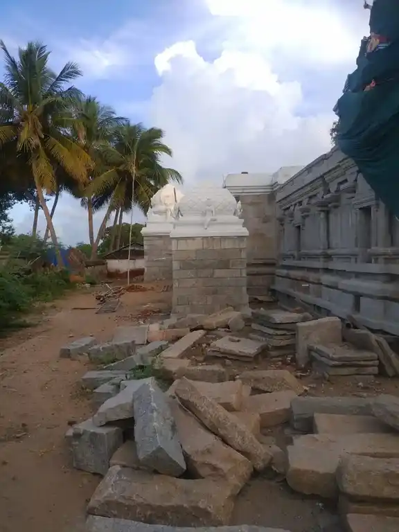 Arulmigu Pasupatheeswara Swamy Temple, Maraneri - 613102 அருள்மிகு பசுபதிஸ்வரர் திருக்கோவில், Maraneri - 613102, Thanjavur - Ancient Temple Architecture and History Image 5