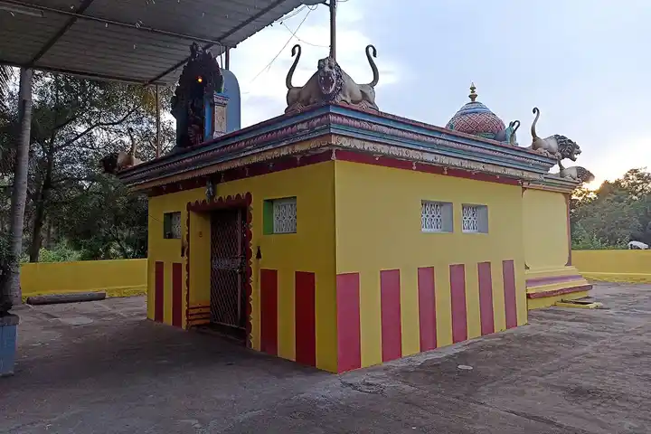 Arulmigu Pasupathi Ponniyamman Temple, Pasumathur - 635803 அருள்மிகு பசுபதி பொன்னியம்மன் திருக்கோயில், பசுமாத்தூர் - 635803, Vellore - Ancient Temple Architecture and History Image 3