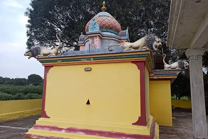 Arulmigu Pasupathi Ponniyamman Temple, Pasumathur - 635803 அருள்மிகு பசுபதி பொன்னியம்மன் திருக்கோயில், பசுமாத்தூர் - 635803, Vellore - Ancient Temple Architecture and History Image 5