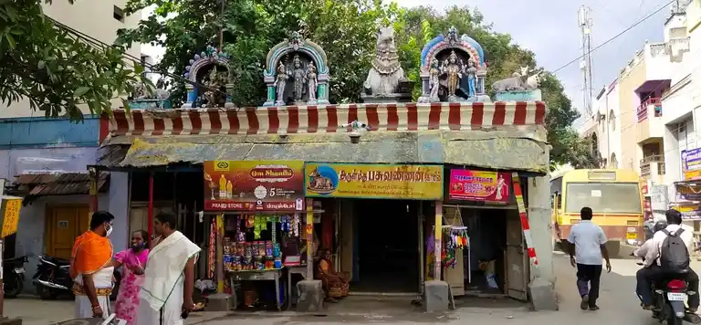 Arulmigu Pasuvannan Temple, Gandhi Park, Coimbatore - 641001 அருள்மிகு பசுவண்ணன் திருக்கோயில், காந்தி பார்க், கோவை - 641001, Coimbatore - Ancient Temple Architecture and History Image 2