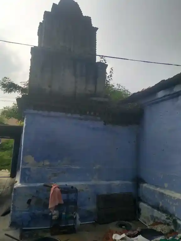 Arulmigu Pasuvannasamy Temple, Chikkadoranabetta - 636806 அருள்மிகு பசவண்ணசாமி திருக்கோயில், Chikkadoranabetta - 636806, Dharmapuri - Ancient Temple Architecture and History Image 2