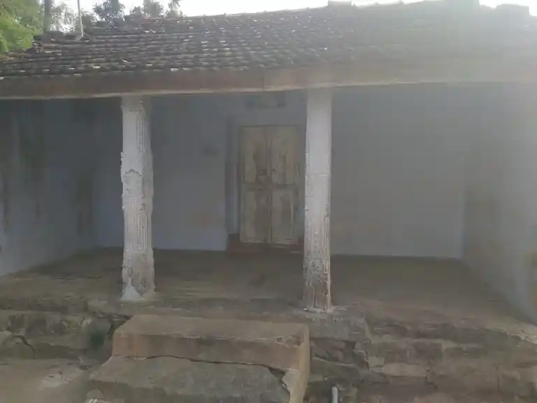 Arulmigu Pasuvannaswamy Temple, Nammandahalli - 636812 அருள்மிகு பசுவண்ணசாமி திருக்கோயில், நம்மாண்டஅள்ளி - 636812, Dharmapuri - Ancient Temple Architecture and History Image 4