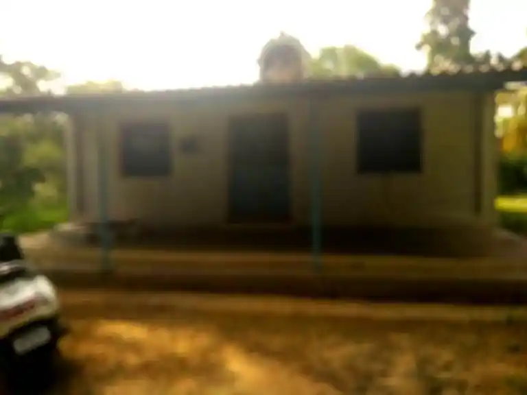 Arulmigu Pasuvannaswamy Temple, Near Ithandahalli, Gummanur - 636806 அருள்மிகு பசுவண்ணசாமி திருக்கோயில், Near Ithandahalli, Gummanur - 636806, Dharmapuri - Ancient Temple Architecture and History Image 3