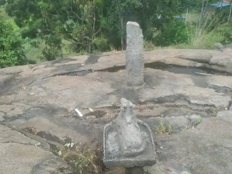 Arulmigu Pasuveshwarar Temple, Near Mandu, P Settihalli - 636808 அருள்மிகு பசுவேஸ்வரர் திருக்கோயில், Near Mandu, P Settihalli - 636808, Dharmapuri - Ancient Temple Architecture and History Image 2