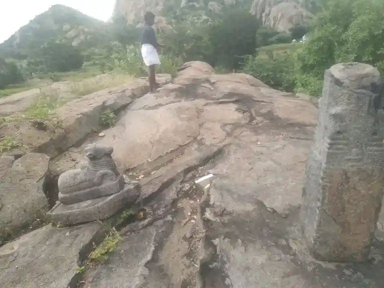 Arulmigu Pasuveshwarar Temple, Near Mandu, P Settihalli - 636808 அருள்மிகு பசுவேஸ்வரர் திருக்கோயில், Near Mandu, P Settihalli - 636808, Dharmapuri - Ancient Temple Architecture and History Image 3