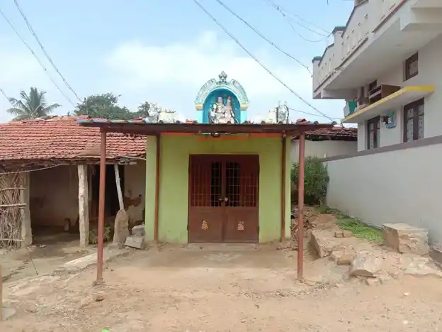 Arulmigu Pasuveswarar Temple, Badathepalli - 635105 Arulmigu Pasuveswarar Temple, Badathepalli - 635105, Krishnagiri - Ancient Temple Architecture and History Image 2