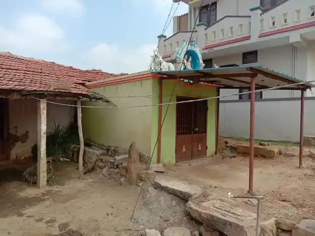 Arulmigu Pasuveswarar Temple, Badathepalli - 635105 Arulmigu Pasuveswarar Temple, Badathepalli - 635105, Krishnagiri - Ancient Temple Architecture and History Image 4