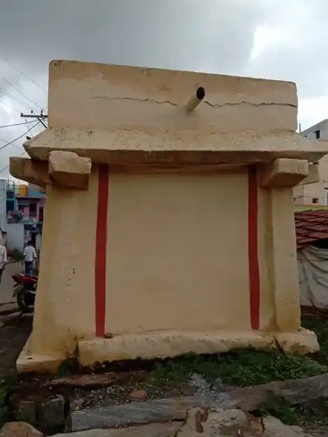 Arulmigu Pasuveswarar Temple, Chinnaelasagiri - 635126 Arulmigu Pasuveswarar Temple, Chinnaelasagiri - 635126, Krishnagiri - Ancient Temple Architecture and History Image 2