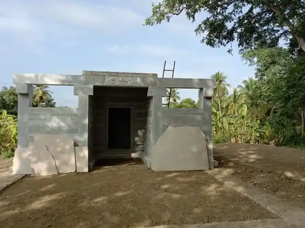 Arulmigu Pasuveswarar Temple, Tahllikottur - 635121 அருள்மிகு பசுவேஸ்வர சுவாமி திருக்கோயில், Tahllikottur - 635121, Krishnagiri - Ancient Temple Architecture and History Image 3