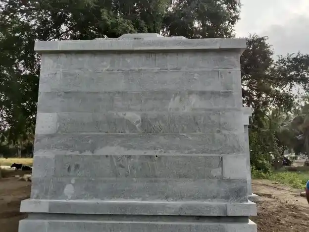 Arulmigu Pasuveswarar Temple, Tahllikottur - 635121 அருள்மிகு பசுவேஸ்வர சுவாமி திருக்கோயில், Tahllikottur - 635121, Krishnagiri - Ancient Temple Architecture and History Image 4