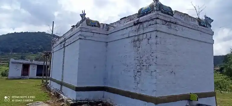 Arulmigu Pasuveswararsamy Temple, Thalakkarai - 638501 அருள்மிகு பசுவேஸ்வரசுவாமி திருக்கோயில், Thalakkarai - 638501, Erode - Ancient Temple Architecture and History Image 4