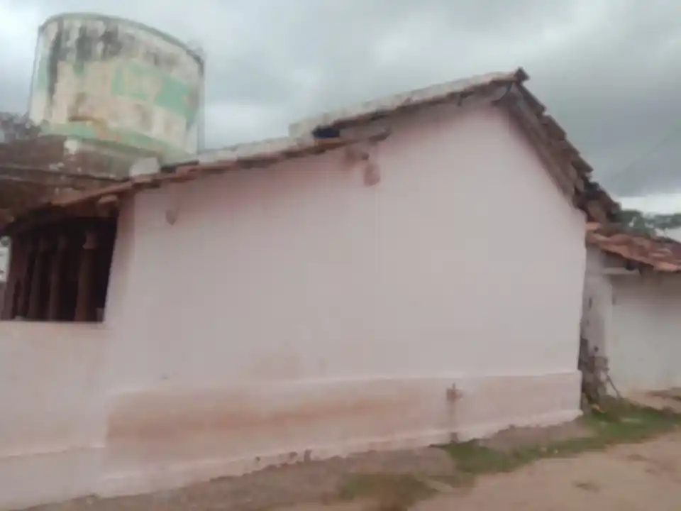 Arulmigu Pasuveswaraswamy Temple, Simmittahalli - 638461 அருள்மிகு பசுவேஸ்வரசுவாமி திருக்கோயில், Simmittahalli - 638461, Erode - Ancient Temple Architecture and History Image 3