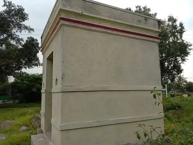 Arulmigu Pasuveswarer Temple, Karimangalam - 635111 அருள்மிகு பசுவேஸ்வரர் திருக்கோயில், கொட்டுமாரனஅள்ளி - 635111, Dharmapuri - Ancient Temple Architecture and History Image 4