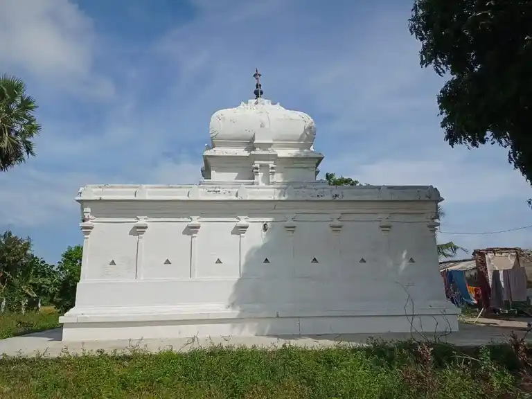 Arulmigu Patchaivazhi Amman Temple, Sandrorpalayam - 607003 அருள்மிகு பச்சைவாழியம்மன் திருக்கோயில், Sandrorpalayam - 607003, Cuddalore - Ancient Temple Architecture and History Image 4