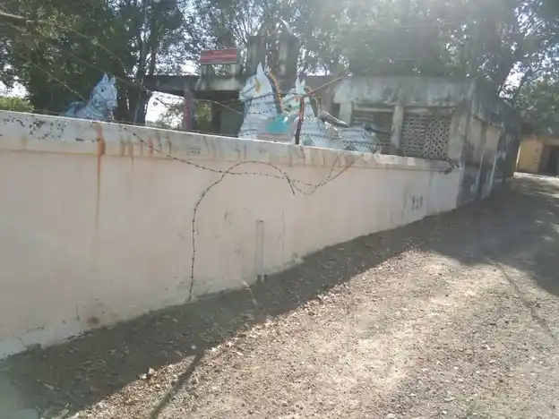 Arulmigu Pathala Iyyanar Temple, Molasur - 604102 அருள்மிகு பாதாள அய்யனார் திருக்கோயில், மொளசூர் - 604102, Viluppuram - Ancient Temple Architecture and History Image 3