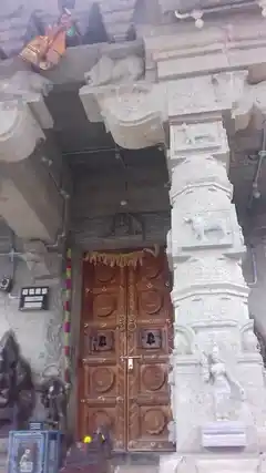 Arulmigu Pathirakaliamman Temple, Middle Of The Street, Mela Ilanthai Kulam - 627951