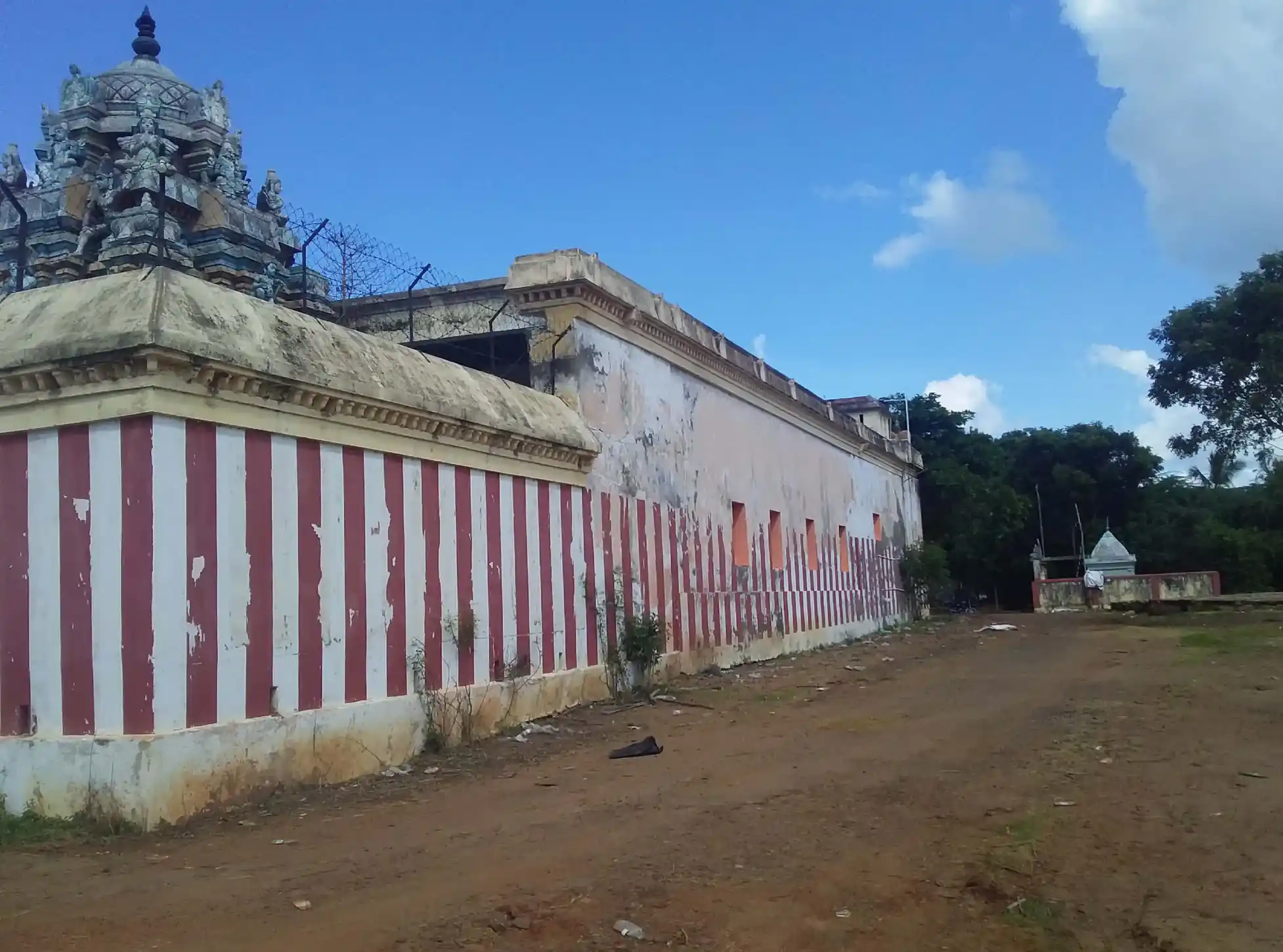 Arulmigu Pathivenugopalaswamy Temple, Royapuram - 614404 அருள்மிகு பதிவேணுகோபாலசாமி திருக்கோயில், ராயபுரம் - 614404, Thiruvarur - Ancient Temple Architecture and History Image 5