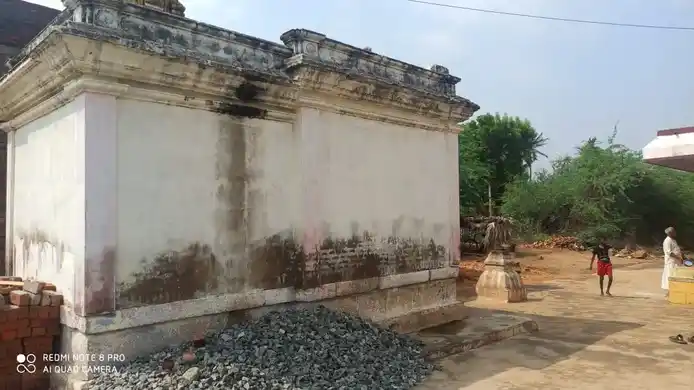 Arulmigu Pathrakaliamman Temple, Alwarkarkulam - 628619 அருள்மிகு பத்திரகாளியம்மன் திருக்கோயில், Alwarkarkulam - 628619, Thoothukudi - Ancient Temple Architecture and History Image 4