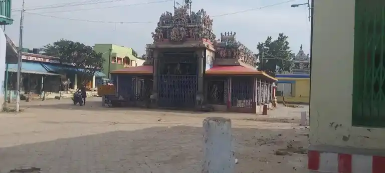 Arulmigu Pathrakaliamman Temple, Cholapuram - 628720 அருள்மிகு பத்ர காளியம்மன் திருக்கோயில், Cholapuram - 628720, Thoothukudi - Ancient Temple Architecture and History Image 2