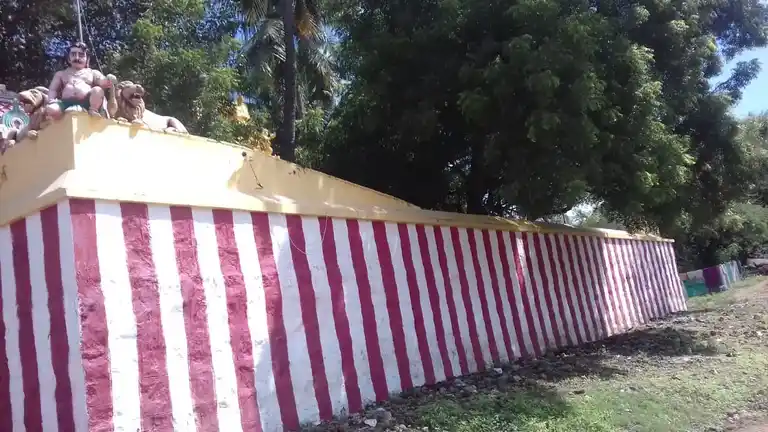 Arulmigu Pathrakaliamman Temple, Ilanthirai Kondan, Ilanthirai Kondan - 626142 அருள்மிகு பத்திரகாளியம்மன் மற்றும் வாழவந்தம்மன் திருக்கோயில், இளந்திரைகொண்டான், இளந்திரைகொண்டான் - 626142, Virudhunagar - Ancient Temple Architecture and History Image 4