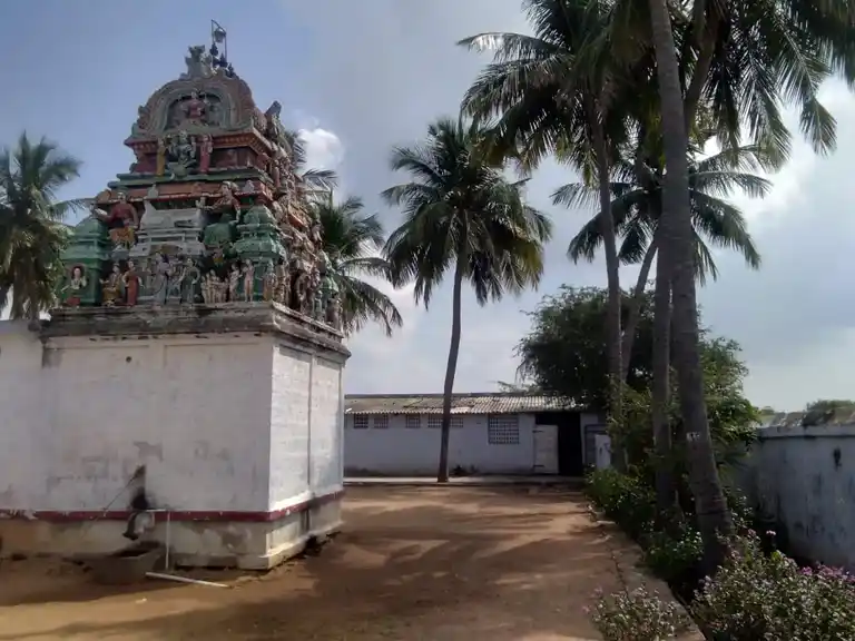 Arulmigu Pathrakaliyamman Temple, V.Periapatty - 621302 Arulmigu Pathrakaliyamman Temple, V.Periapatty - 621302, Thiruchirappalli - Ancient Temple Architecture and History Image 4