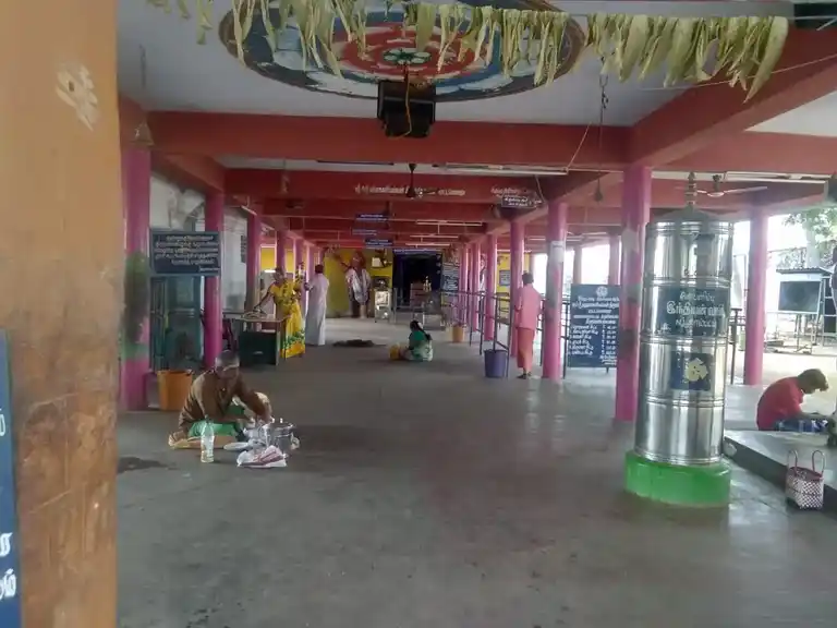 Arulmigu Pathrakaliyamman Temple, V.Periapatty - 621302 Arulmigu Pathrakaliyamman Temple, V.Periapatty - 621302, Thiruchirappalli - Ancient Temple Architecture and History Image 8