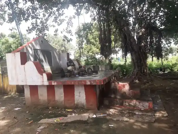 Arulmigu Patta Temple, Veppanuthu - 625529 அருள்மிகு பட்டகோயில், வேப்பனூத்து, உசிலம்பட்டி வட்டம், மதுரை மாவட்டம். கோயில், Veppanuthu - 625529, Madurai - Ancient Temple Architecture and History Image 2