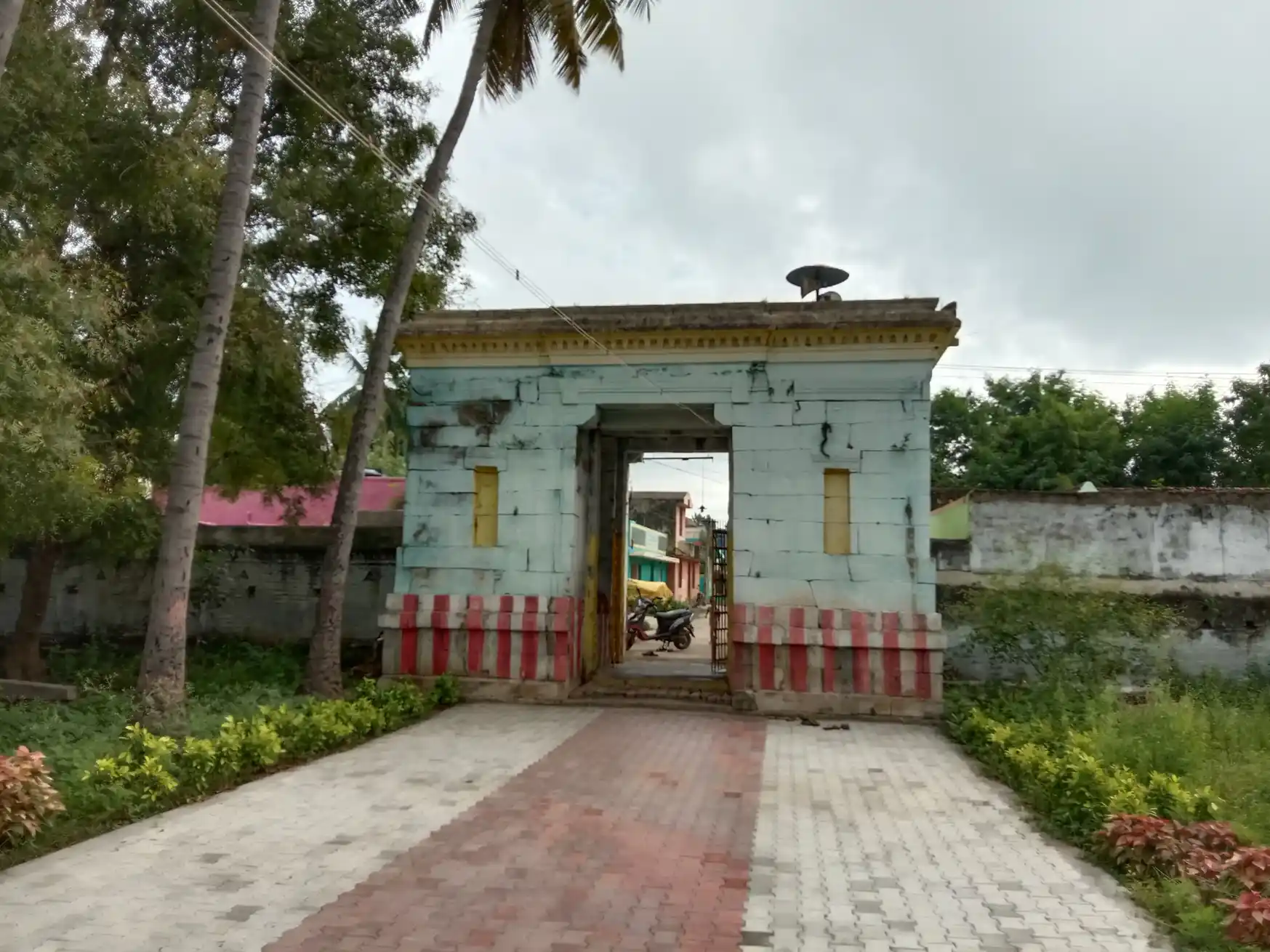 Arulmigu Pattabirama Swamy Temple, Nelvai - 632101 அருள்மிகு பட்டாபிராமசுவாமி திருக்கோயில், நெல்வாய் - 632101, Vellore - Ancient Temple Architecture and History Image 4