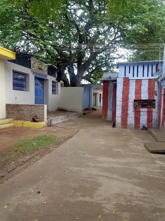 Arulmigu Pattai Boothathan Temple, Shenkottai - 627809 Arulmigu Pattai Boothathan Temple, Shenkottai - 627809, Tenkasi - Ancient Temple Architecture and History Image 4