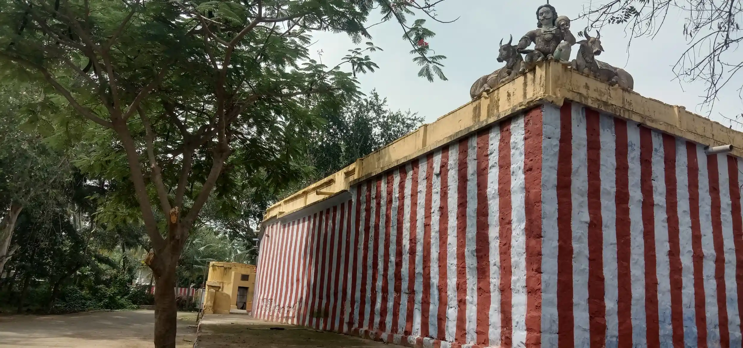 Arulmigu Pattalamman Muthaiya Temple, Melmangalam - 625603 அருள்மிகு பட்டாளம்மன் முத்தையா திருக்கோயில், மேல்மங்கலம் - 625603, Theni - Ancient Temple Architecture and History Image 3