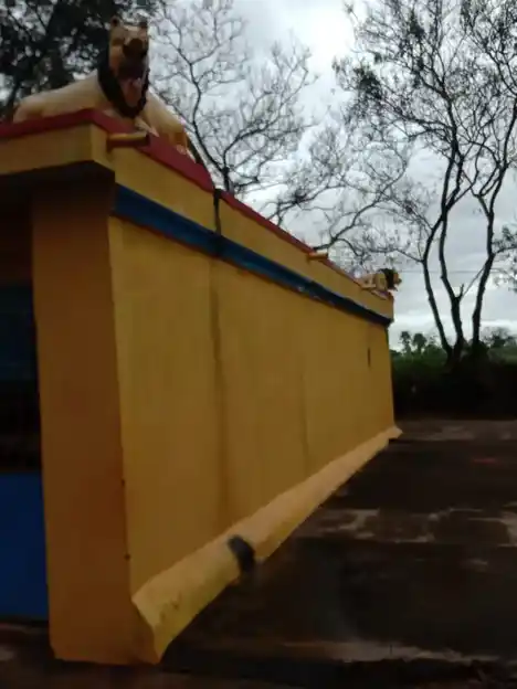 Arulmigu Pattalamman Temple, Kadhavani, Uttangarai - 635207 அருள்மிகு பட்டாளம்மன் திருக்கோயில், Kadhavani, Uttangarai - 635207, Krishnagiri - Ancient Temple Architecture and History Image 4