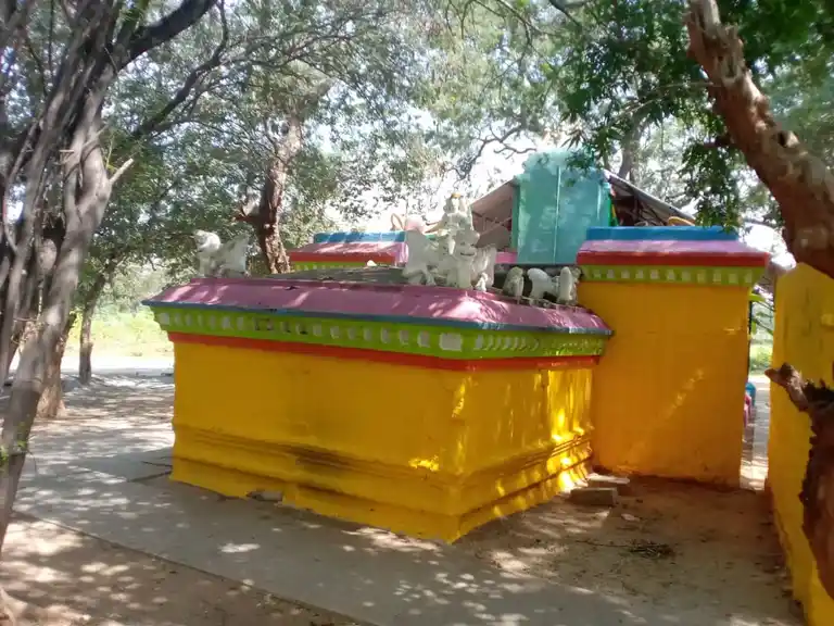 Arulmigu Pattalamman Temple, Near Govt College, Mathanakuppam - 635120 அருள்மிகு பட்டாளம்மன் திருக்கோயில், மாதனகு்ப்பம் - 635120, Krishnagiri - Ancient Temple Architecture and History Image 3