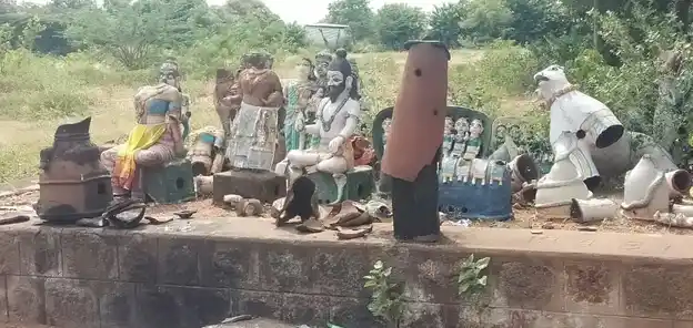 Arulmigu Pattalatthicchiyamman Temple, Poiyaamani - 621316 அருள்மிகு பட்டத்தலச்சியம்மன் திருக்கோயில், Poiyaamani - 621316, Pudukkottai - Ancient Temple Architecture and History Image 2