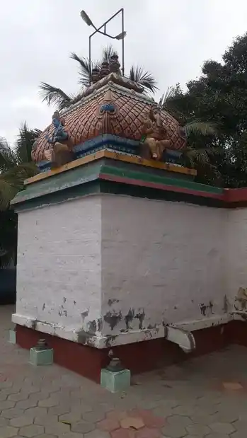 Arulmigu Pattatharasiyamman Temple, Kombakadu - 641663 அருள்மிகு பட்டத்தரசியம்மன் திருக்கோயில், Kombakadu - 641663, Tiruppur - Ancient Temple Architecture and History Image 4