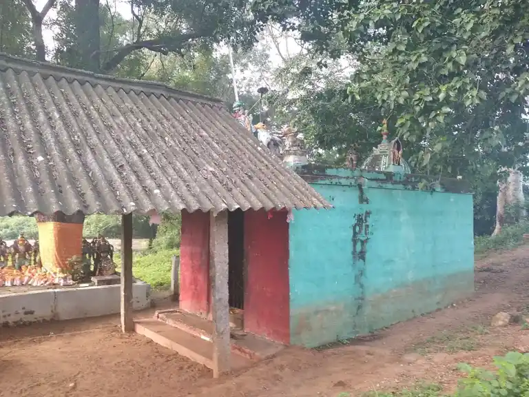 Arulmigu Pattatharasiyamman Temple, Pottapatti - 625103 அருள்மிகு பட்டத்தரசியம்மன் கோயில், Pottapatti - 625103, Madurai - Ancient Temple Architecture and History Image 4