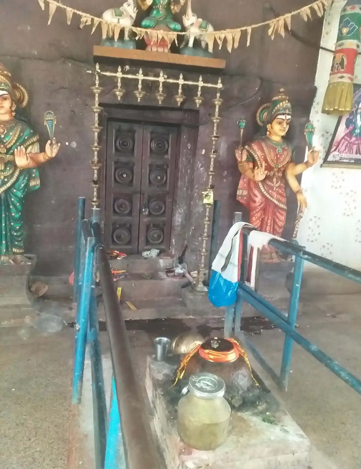 Arulmigu Pattatharasiyamman Temple, Valasapatti - 630410 அருள்மிகு. பட்டத்தரசி அம்மன் திருக்கோயில், Valasapatti - 630410, Sivagangai - Ancient Temple Architecture and History Image 4