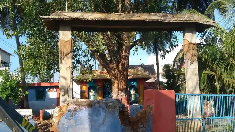 Arulmigu Pattathuarasiamman,Madurai Veeran Temple, Gandhipuram - 641301