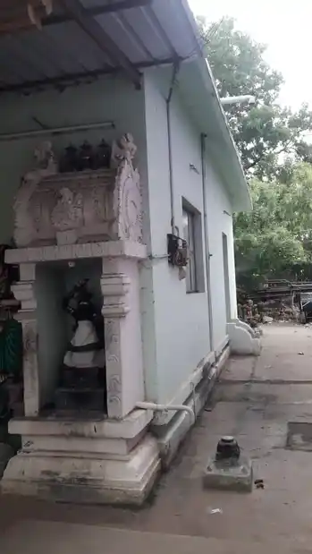 Arulmigu Pattathuarasiamman, Maduriveerai Temple, Thudiyaloor - 641107 அருள்மிகு பட்டத்தரசியம்மன், மதுரைவீரன் திருக்கோயில், Thudiyaloor - 641107, Coimbatore - Ancient Temple Architecture and History Image 5