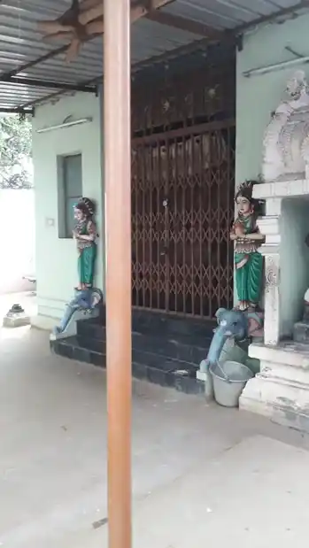 Arulmigu Pattathuarasiamman, Maduriveerai Temple, Thudiyaloor - 641107 அருள்மிகு பட்டத்தரசியம்மன், மதுரைவீரன் திருக்கோயில், Thudiyaloor - 641107, Coimbatore - Ancient Temple Architecture and History Image 6