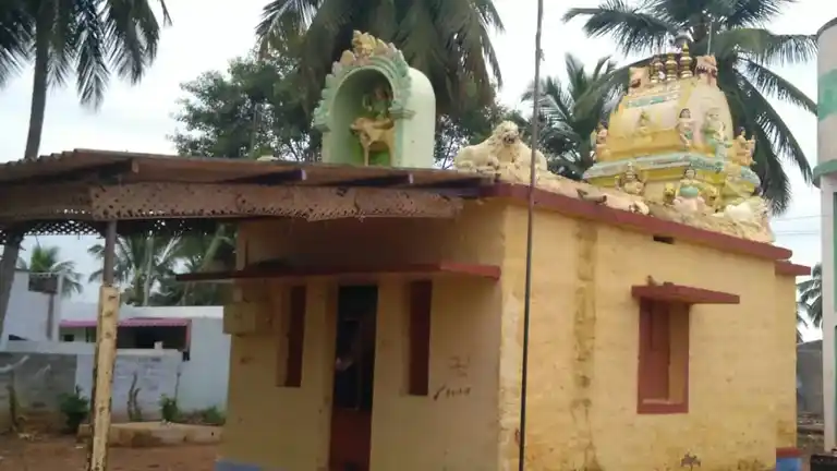 Arulmigu Pattathuarasiamman Temple, Iluppanatham - 641302 Arulmigu Pattathuarasiamman Temple, அன்னுர், Iluppanatham - 641302, Coimbatore - Ancient Temple Architecture and History Image 3