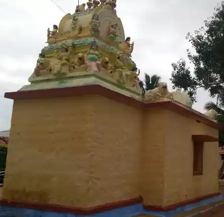Arulmigu Pattathuarasiamman Temple, Iluppanatham - 641302 Arulmigu Pattathuarasiamman Temple, அன்னுர், Iluppanatham - 641302, Coimbatore - Ancient Temple Architecture and History Image 4