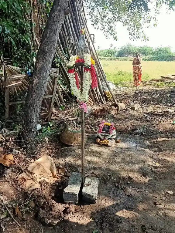 Arulmigu Pattavarthi Sellandiamman Temple, Pothanaur - 638181 அருள்மிகு பட்டவர்த்தி செல்லாண்டியம்மன் திருக்கோயில், Pothanaur - 638181, Namakkal - Ancient Temple Architecture and History Image 2