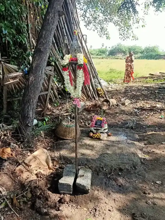 Arulmigu Pattavarthi Sellandiamman Temple, Pothanaur - 638181 அருள்மிகு பட்டவர்த்தி செல்லாண்டியம்மன் திருக்கோயில், Pothanaur - 638181, Namakkal - Ancient Temple Architecture and History Image 3