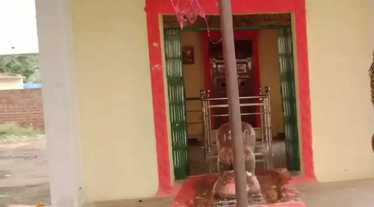 Arulmigu Pavalakodi Amman Temple, Balasamudaram - 624610 அருள்மிகு பவளக்கொடியம்மன் திருக்கோயில், Balasamudaram - 624610, Dindigul - Ancient Temple Architecture and History Image 2