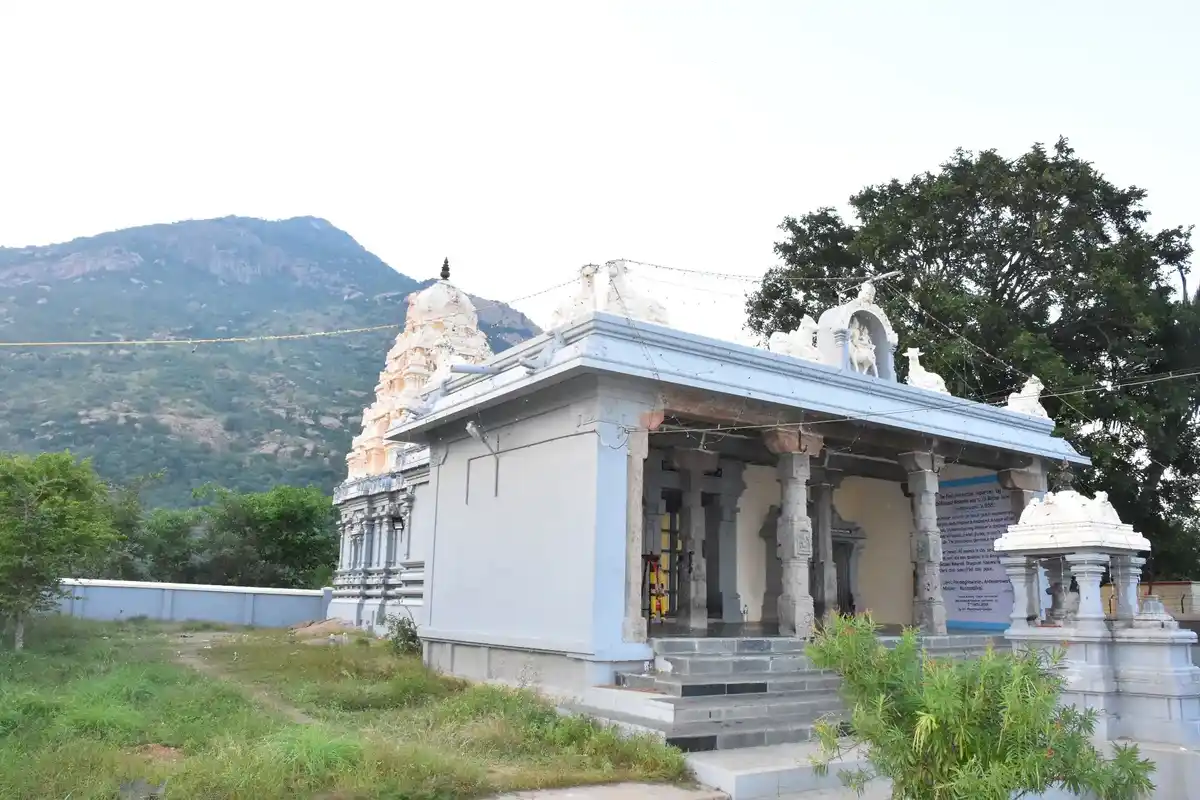 Arulmigu Pavazhagreeswarar Temple, Tiruvannamalai - 606601 அருள்மிகு பவழகிரீஸ்வரர் திருக்கோயில், திருவண்ணாமலை - 606601, Tiruvannamalai - Ancient Temple Architecture and History Image 4