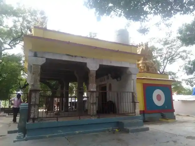 Arulmigu Pazhaiya Vazhavanthamman Temple, Chathiram Puthukkulam, Chathiram Puthukkulam - 627358 அருள்மிகு பழைய வாழவந்தம்மன் திருக்கோயில், சத்திரம்புதுக்குளம், சத்திரம்புதுக்குளம் - 627358, Tirunelveli - Ancient Temple Architecture and History Image 2