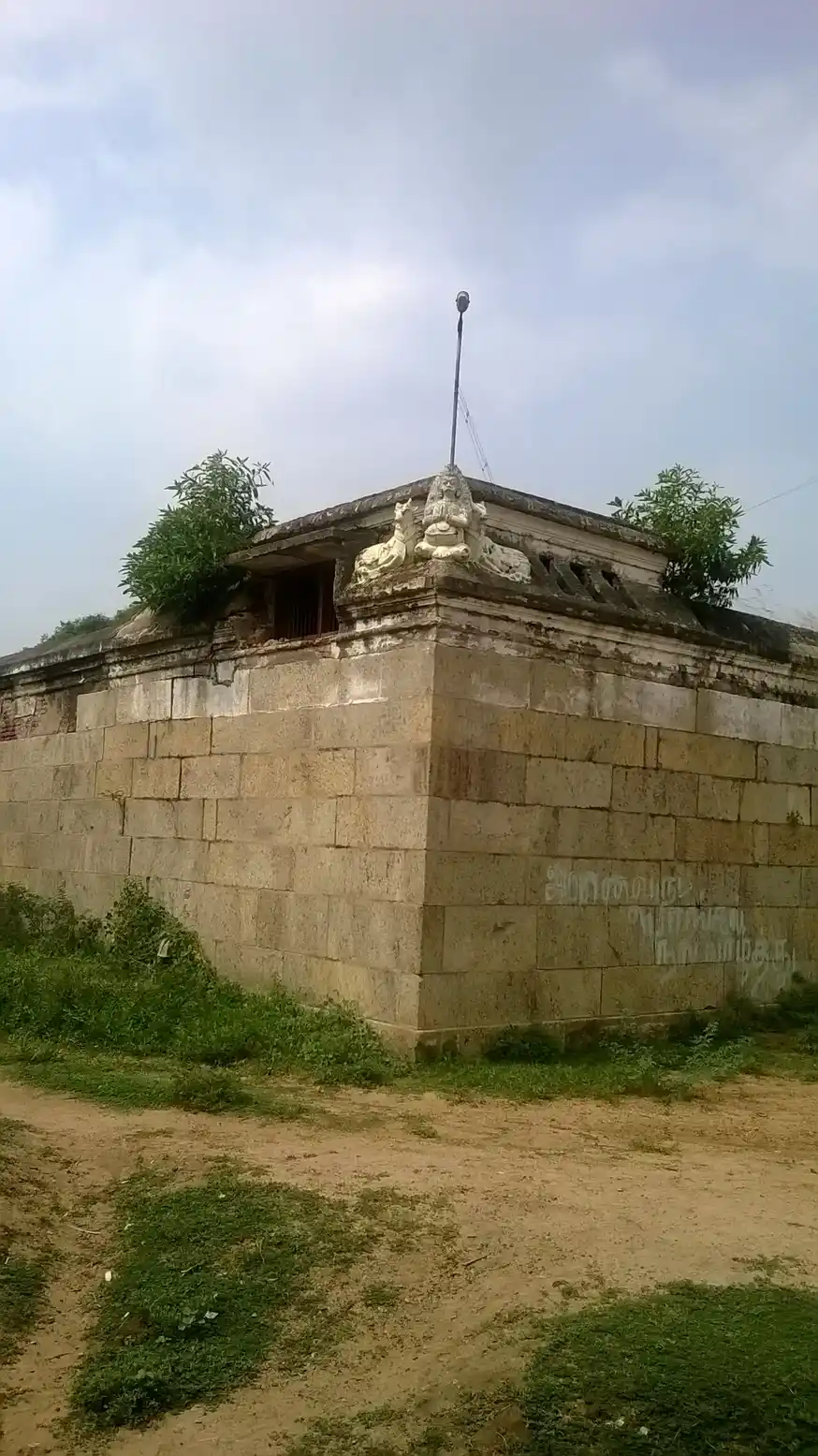 Arulmigu Pazhampathinathasamy Temple, Velimuthi - 630302 அருள்மிகு பழம்பதிநாதசுவாமி திருக்கோயில், Velimuthi - 630302, Sivagangai - Ancient Temple Architecture and History Image 2