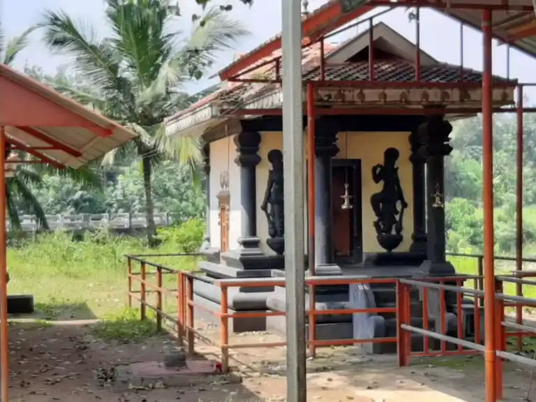 Arulmigu Pechiammantemple, Dam, Pechiparai - 629161 அருள்மிகு பேச்சியம்மன் திருக்கோயில், Dam, Pechiparai - 629161, Kanyakumari - Ancient Temple Architecture and History Image 3