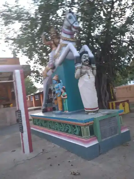 Arulmigu Pechiyudaiya Ayyanar Temple, Near Kanmai, Thayilpatti - 626128 அருள்மிகு பேச்சியுடைய அய்யனார் திருக்கோயில், கண்மாய் அருகில், தாயில்பட்டி - 626128, Virudhunagar - Ancient Temple Architecture and History Image 6