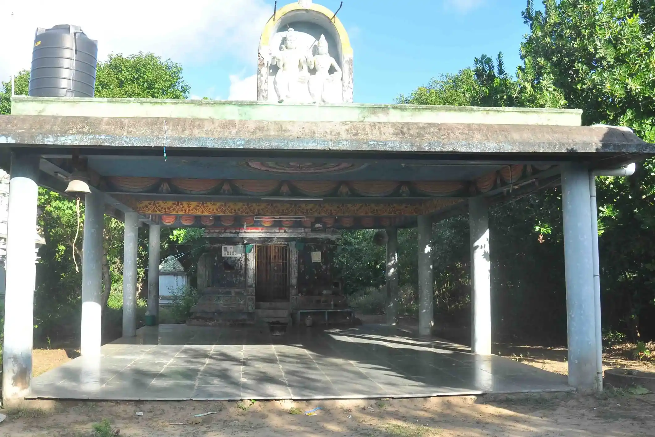 Arulmigu Pemeswarar Temple, Illupur, Illupur - 609308 அருள்மிகு பீமேஸ்வர சுவாமி திருக்கோயில், ஹரிஹரன் கூடல், ஹரிஹரன் கூடல் - 609308, Mayiladuthurai - Ancient Temple Architecture and History Image 4
